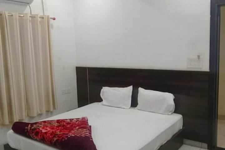 Room 15 of 35