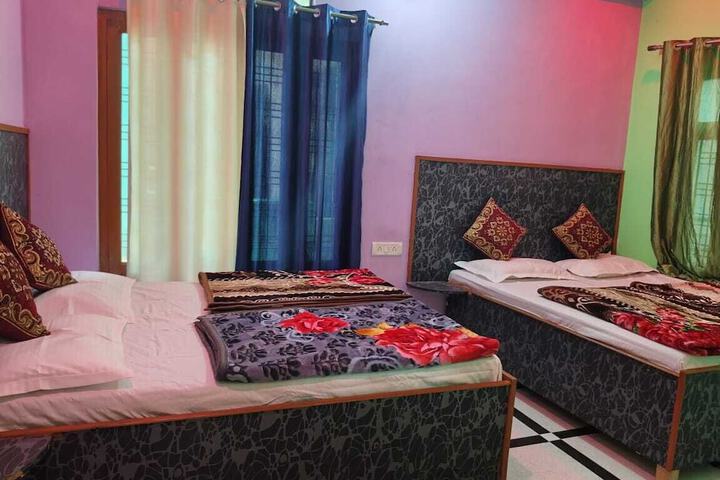 Room 9 of 39