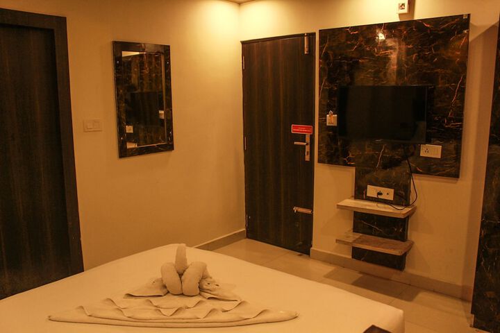 Room 9 of 21