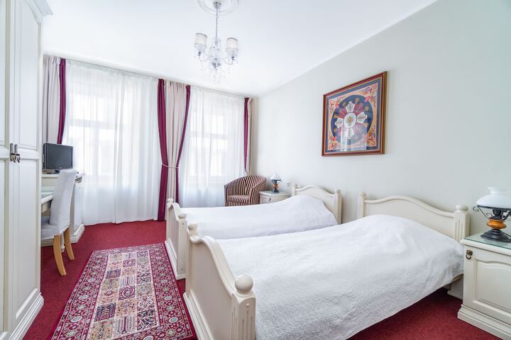 Room 16 of 49