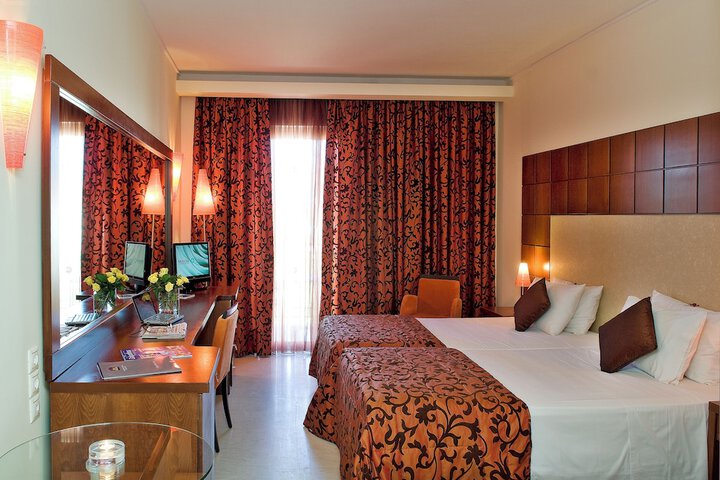 Room 43 of 153