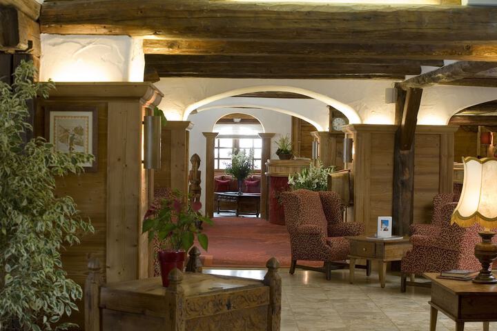 Hotel Interior 7 of 49