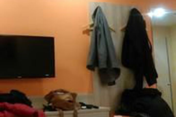 Room 7 of 9