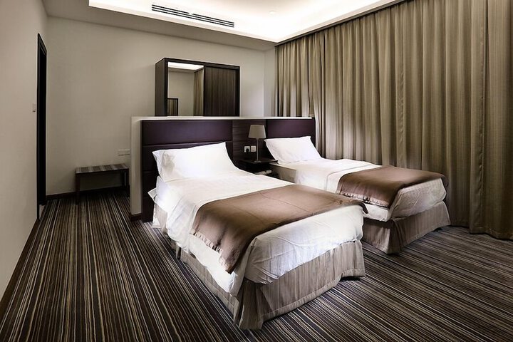 Room 6 of 36