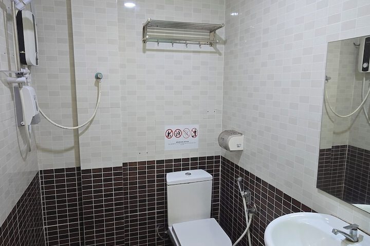 Room 25 of 27