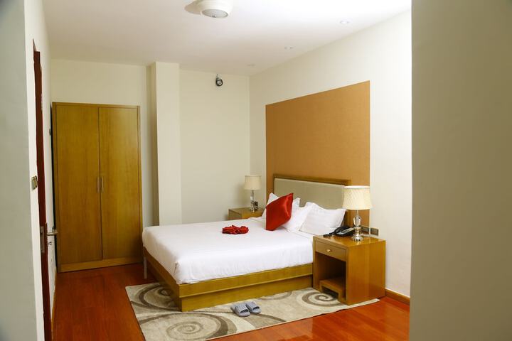 Room 5 of 30