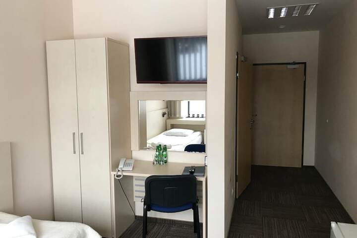 Room 13 of 50
