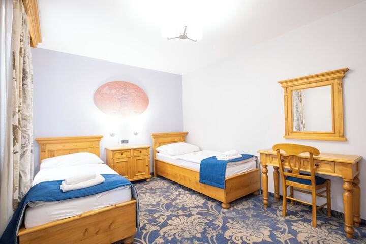Room 17 of 50
