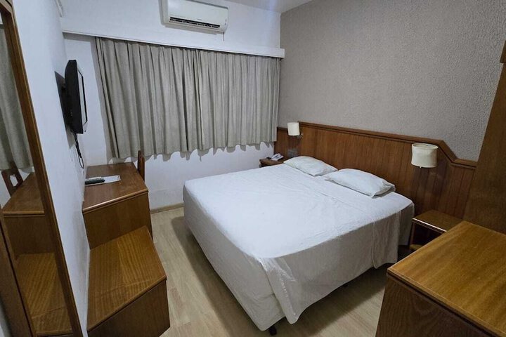 Room 18 of 33
