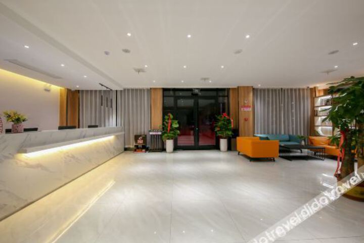 Hotel Interior 10 of 15