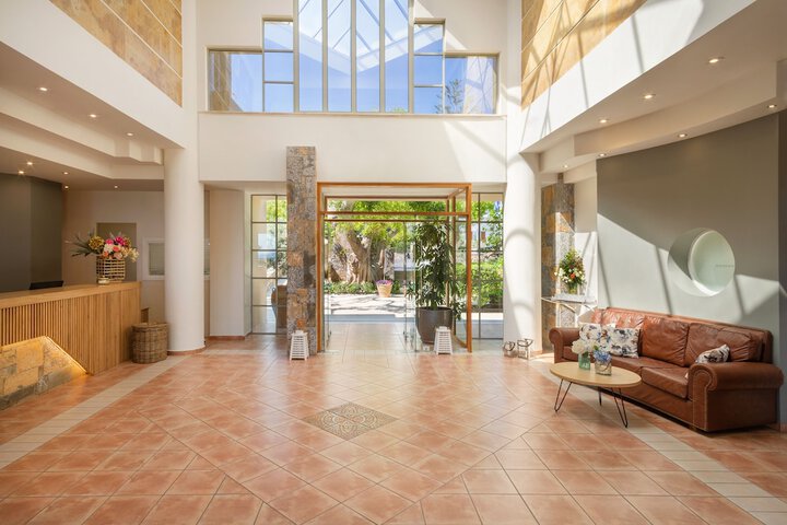 Hotel Lobby