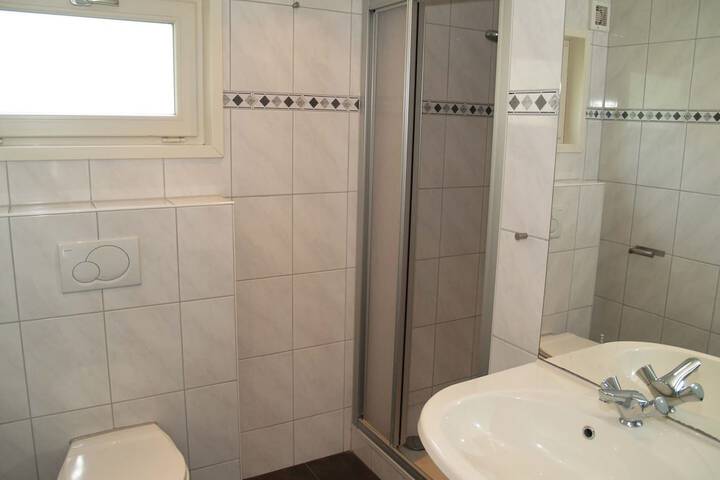 Room 10 of 38
