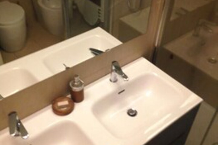 Room 3 of 20