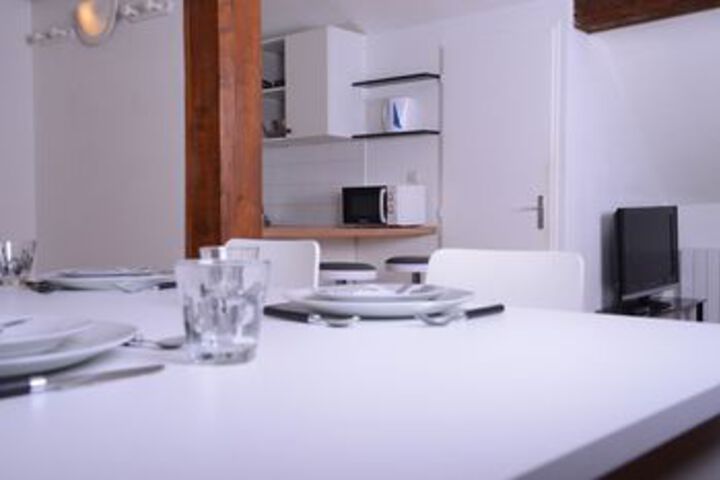 Room 13 of 20