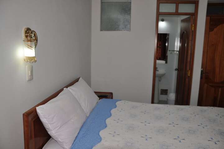 Room 10 of 28