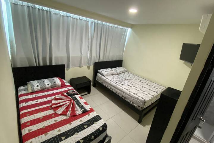 Room 6 of 10