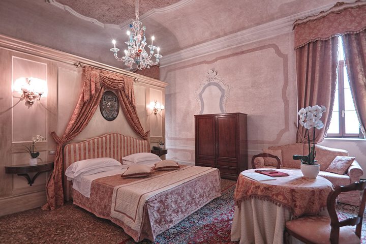 Room 11 of 51