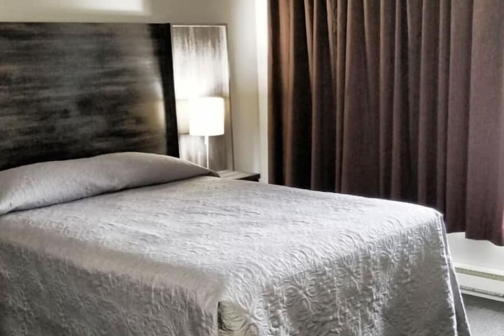 Room 4 of 53