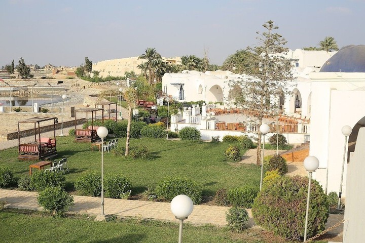 Hotel Exterior 2 of 12