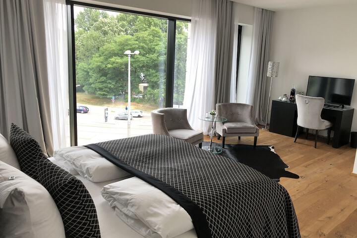 Room 27 of 62