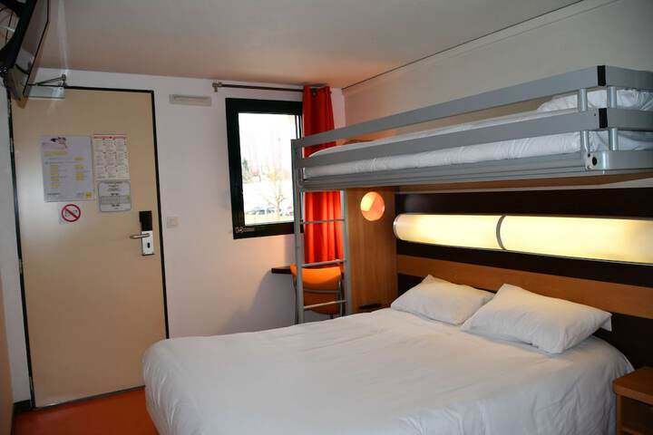 Room 15 of 32