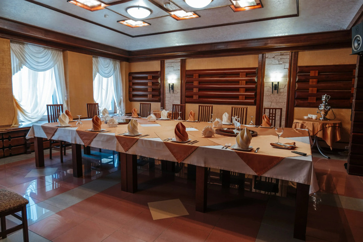 Dining 9 of 24
