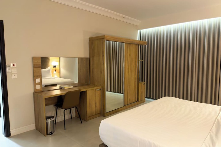 Room 13 of 23