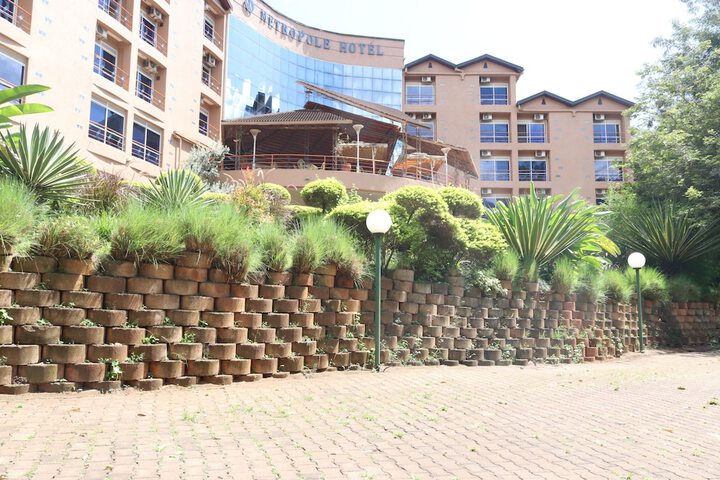 Hotel Exterior 37 of 38