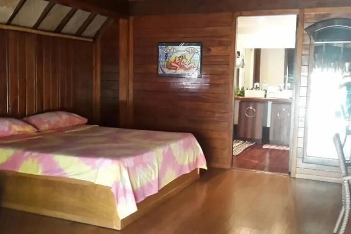 Room 6 of 17