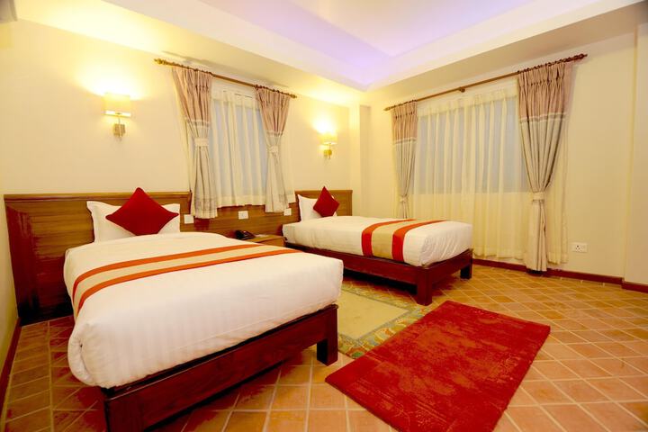 Room 8 of 34