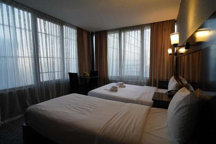 Room 18 of 36