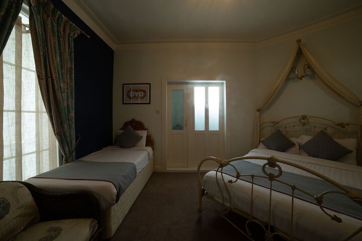 Room 13 of 48