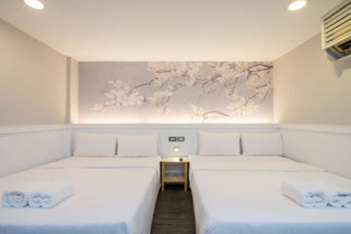 Room 19 of 39