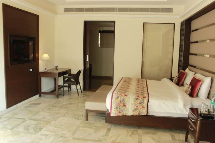 Room 53 of 101