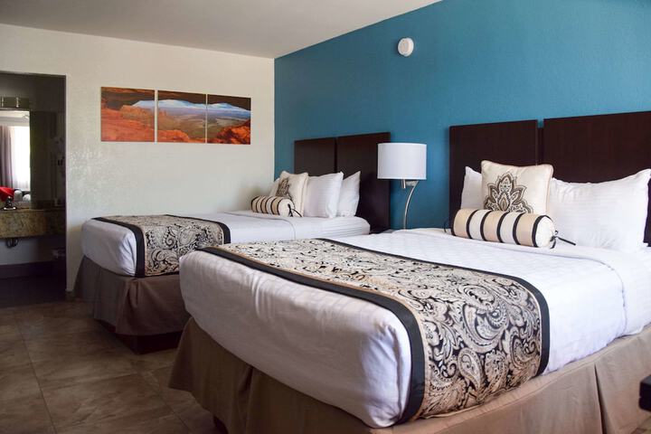 2 Queen Beds (4 of 6)