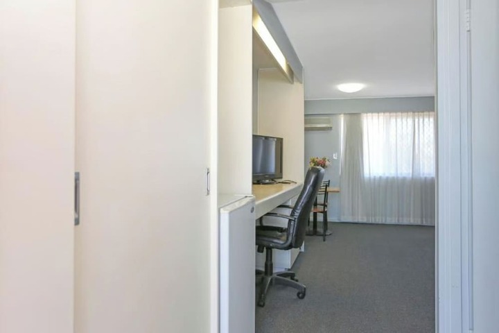 Room 10 of 35