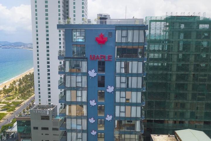 Hotel 2 of 230