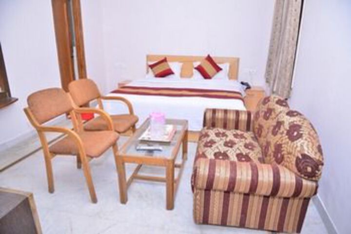 Room 2 of 2