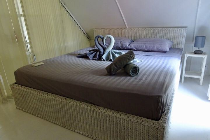Room 14 of 296