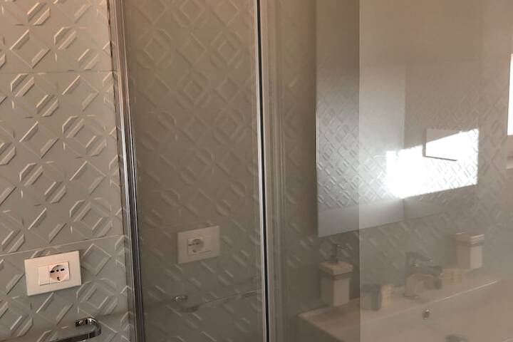 Room 56 of 68
