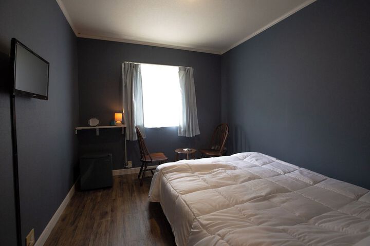 Room 9 of 40