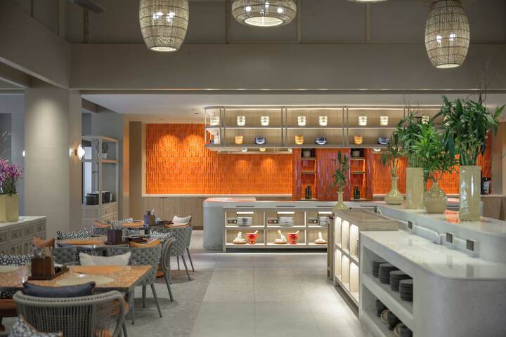 Dining 180 of 226
