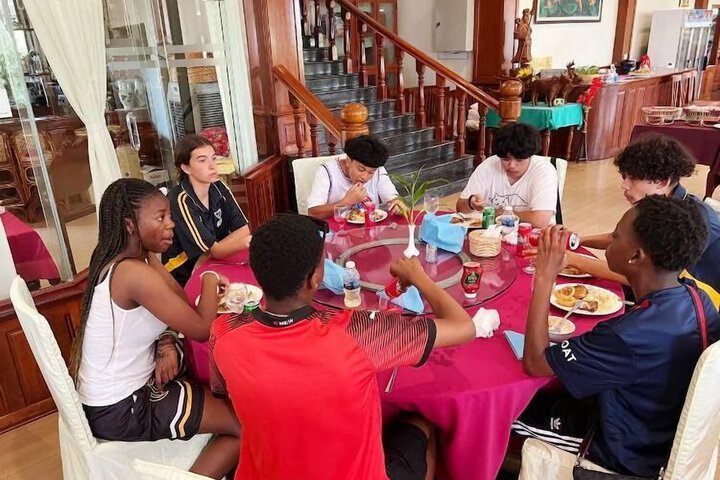 Dining 53 of 79
