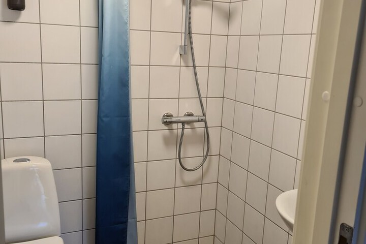 Room 68 of 110