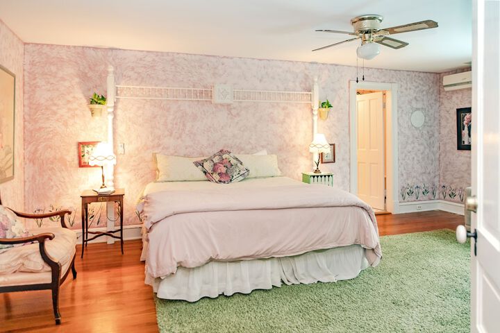 Room 26 of 111