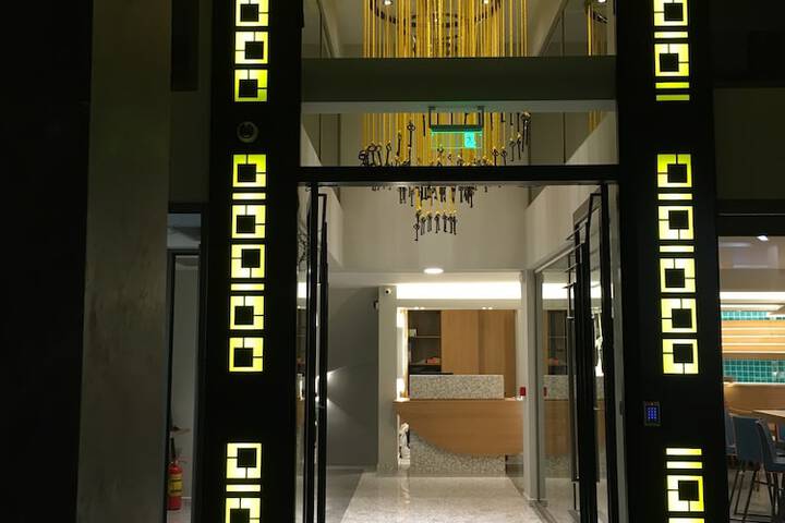 Hotel 85 of 88