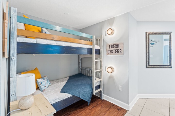 Room 68 of 308