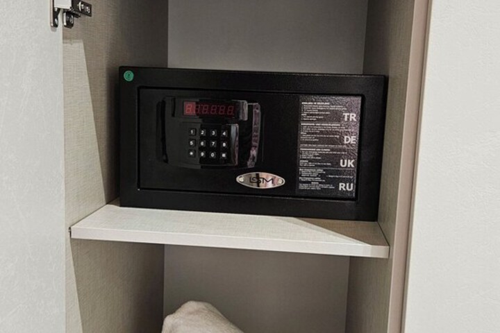 Room 10 of 48