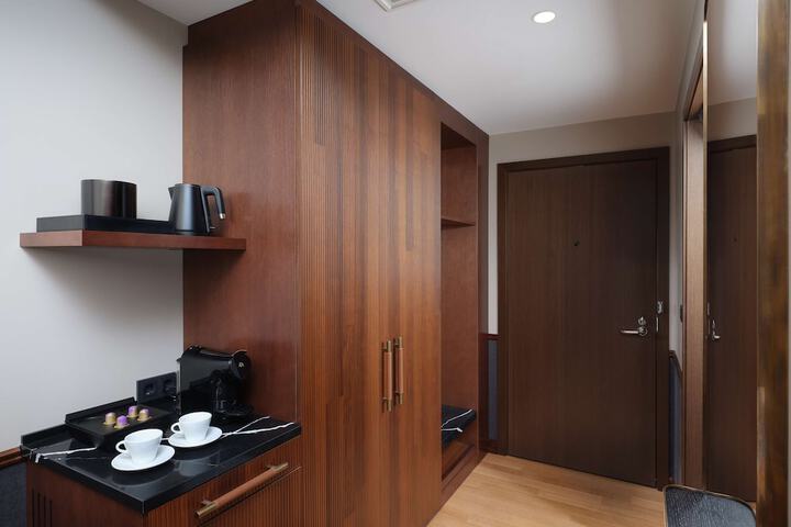 Room 43 of 132