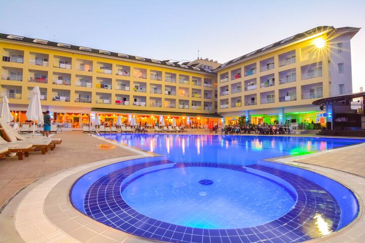 Pool Hotel